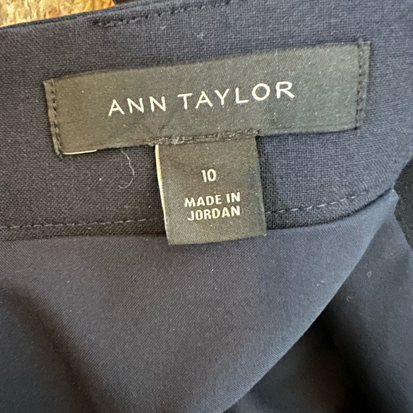 Ann Taylor Seasonless Stretch Pencil Skirt in Navy - Picture 4 of 7